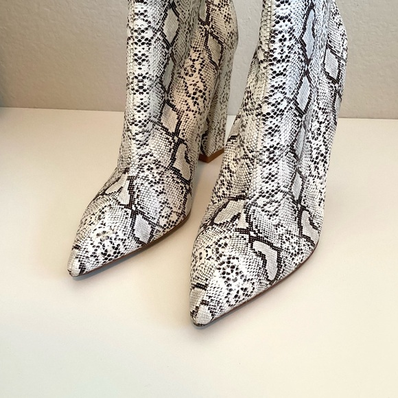 \RAYE\ Easton Snakeskin Print Booties - Picture 4 of 16